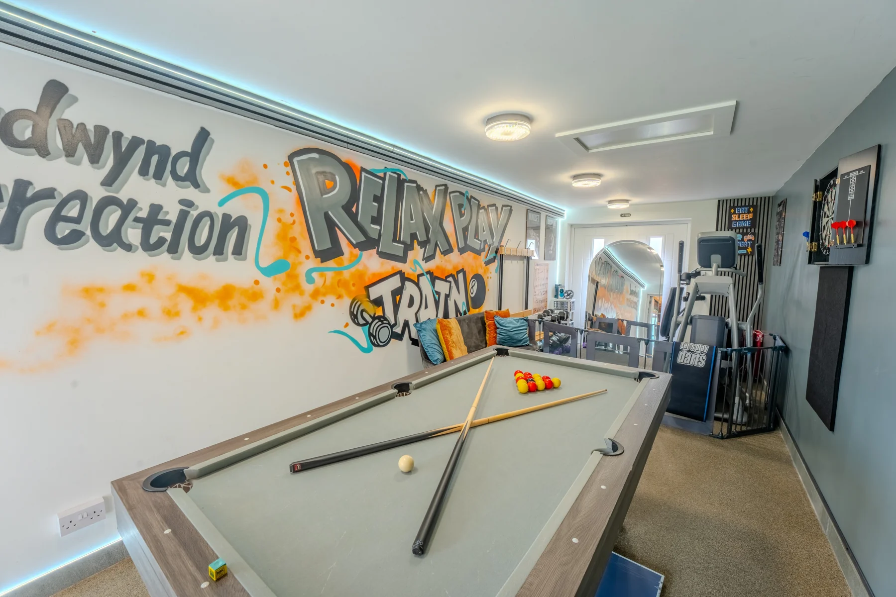 Games room with pool table