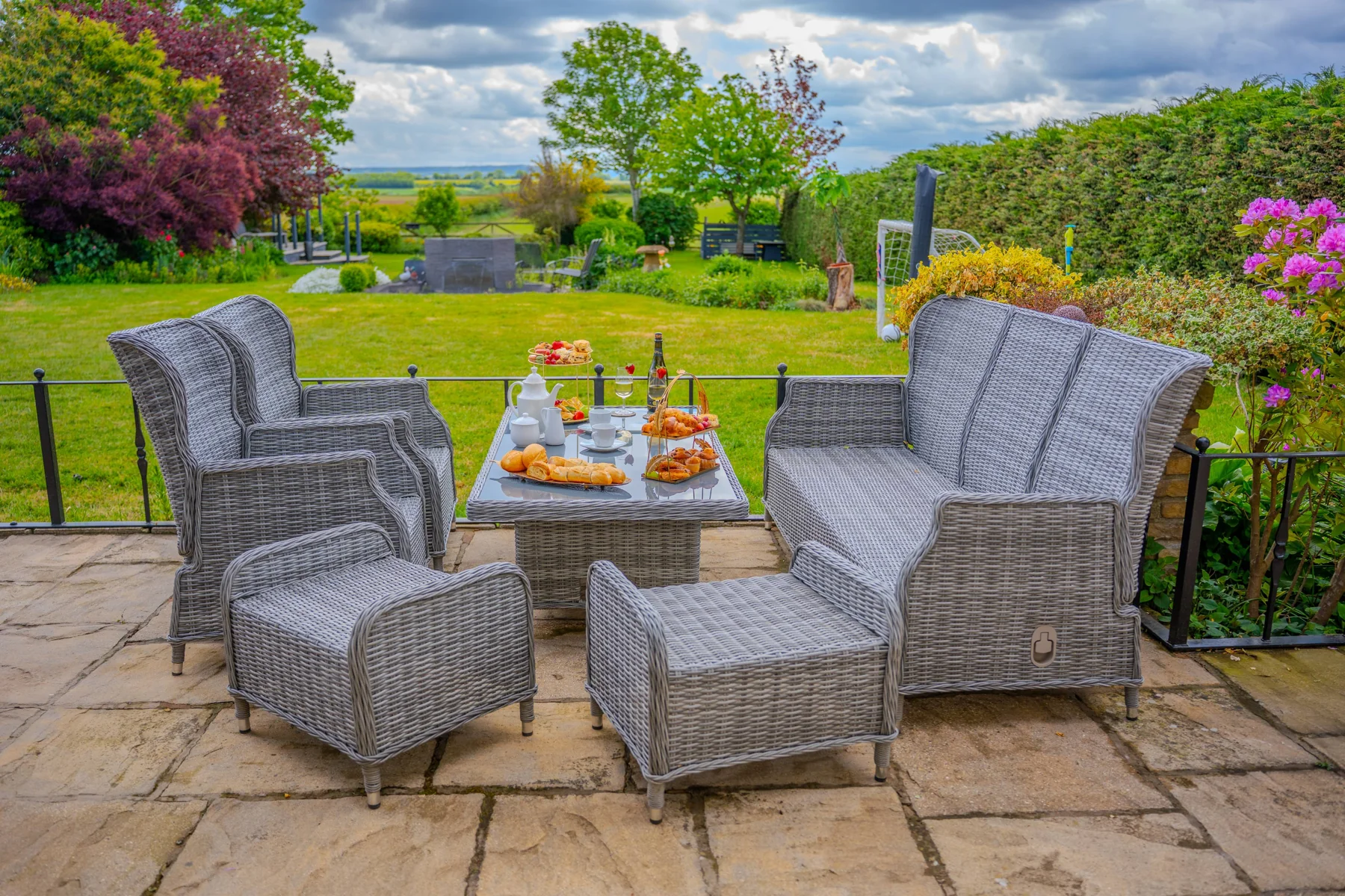 Terrace for a midweek getaway